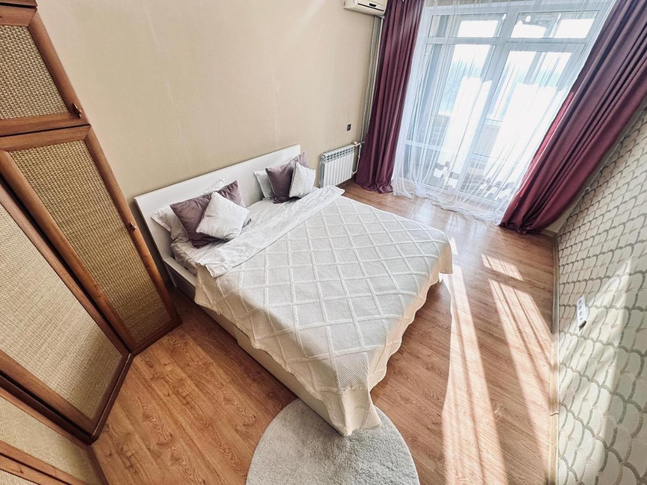 3 ком на абая сейфуллина * Almaty