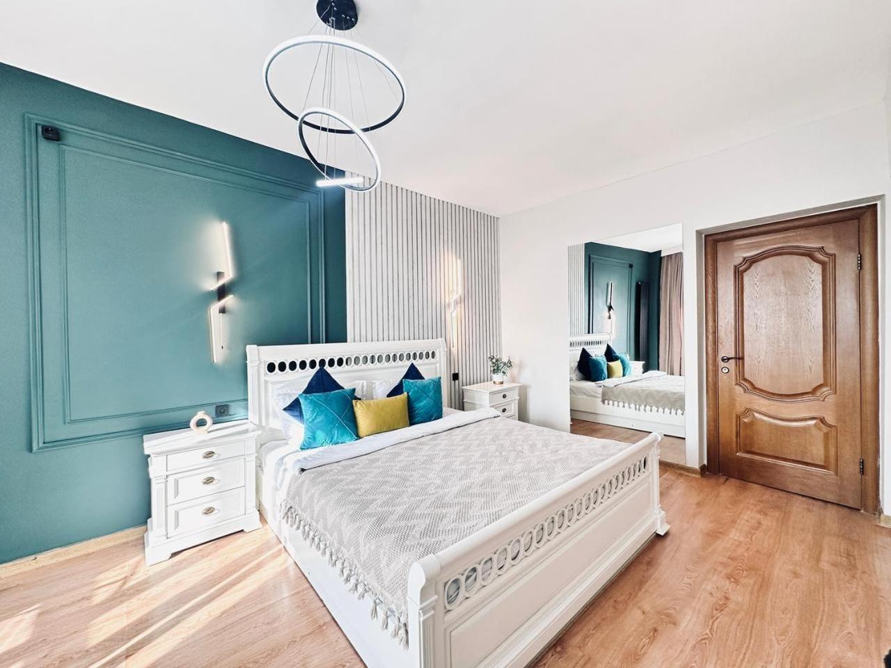 Apartment 3 ком на абая сейфуллина Almaty